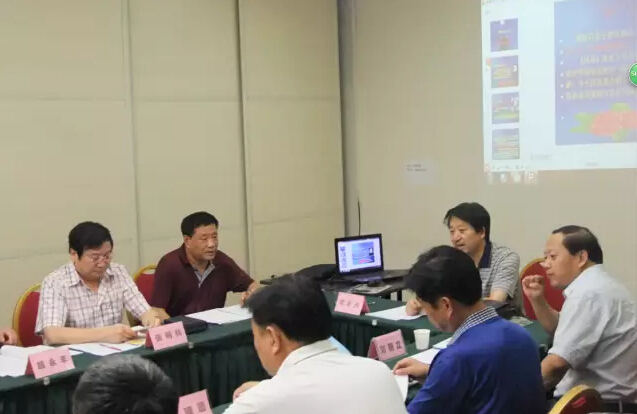 岐山商會成員認真聽講 岐山商會成員認真聽講